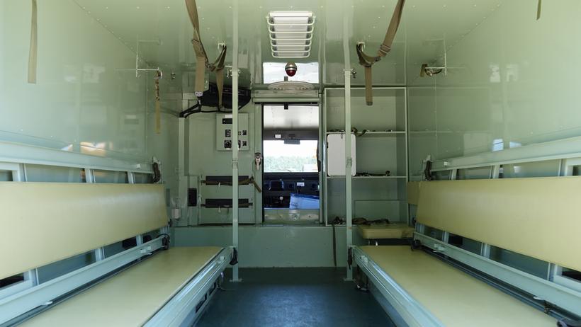 装甲車2