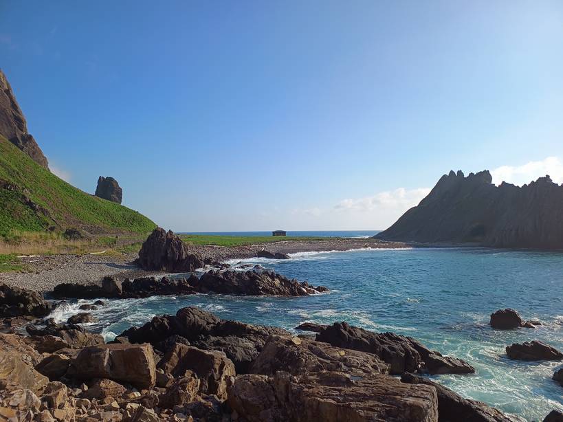 賽の河原・地蔵堂(遠景)